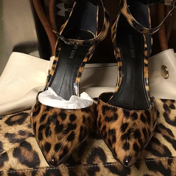 Bundle: both new…4” heels and tote. Gianni Bini shoes and Call it Spring tote. - Picture 3 of 8